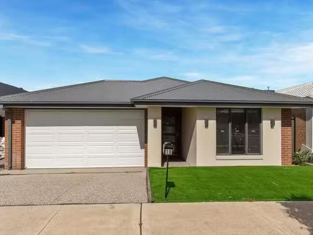 Just in! 4 BR 10 Frankel Road, Kalkallo, VIC 3064