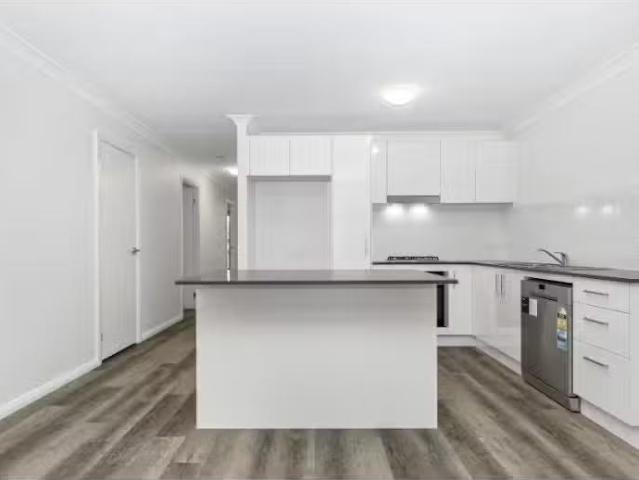 Charming 4 BR 1/105 Talleyrand Cct, Greta House for rent List.