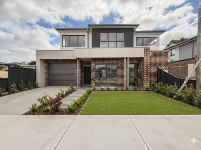 New 4 BR 1/106 George Street, Saint Albans, VIC 3021