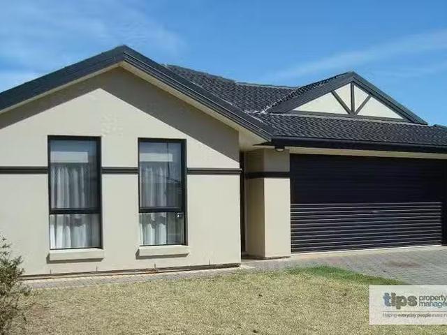 Deal! 4 BR 11B Tangarine Court, Munno Para West, SA 5115