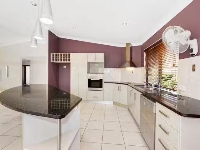 Just in! 4 BR 121 Shutehaven Circuit, Bushland Beach, QLD 4818