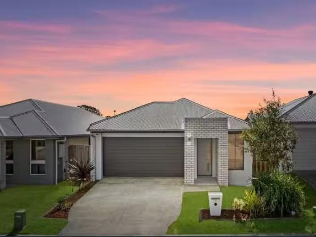 Unique 4 BR 124 Killara Boulevard, LOGAN RESERVE, QLD 4133 H.