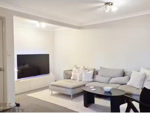 Deal! 4 BR 126A Frenchs Forest Road West, Frenchs Forest House.