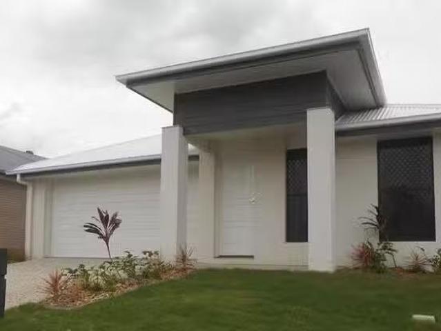 Unique 4 BR 12 Antelope Street, Dakabin, QLD 4503