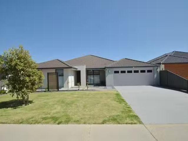 Unique 4 BR 12 Obsidian Way, Byford, WA 6122