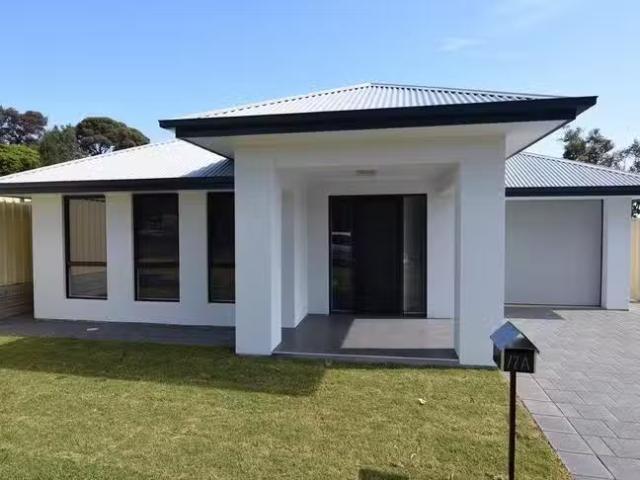 Cozy 4 BR 12A Catherine Drive, Redwood Park, SA 5097