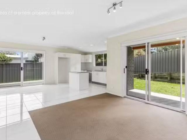 Charming 4 BR 1/37 Hutchinson Street, Redhead House for rent.
