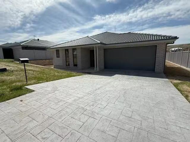 New 4 BR 17 Talbot Street, Bungendore, NSW 2621