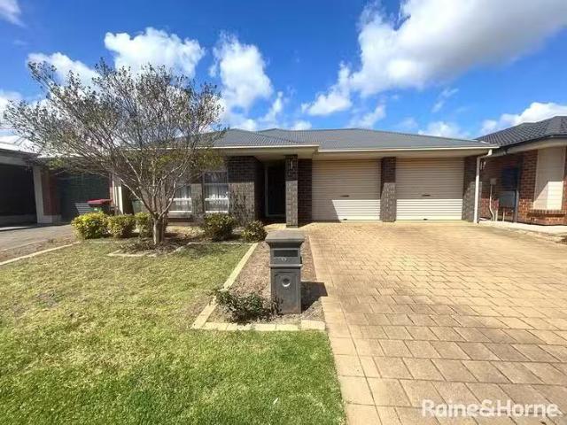 Unique 4 BR 17 Eldorado Street, Munno Para West, SA 5115