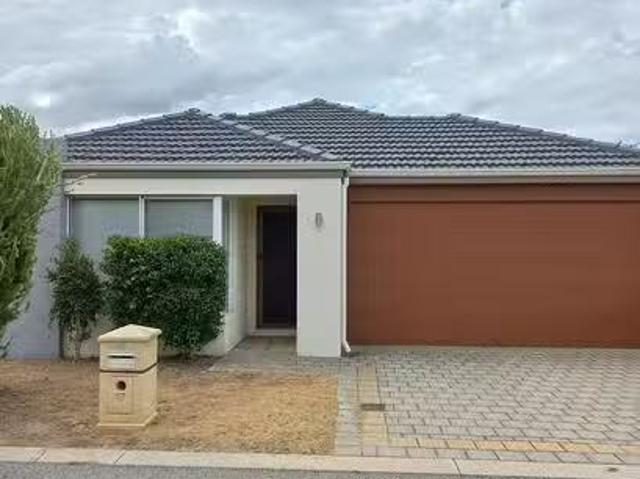 Cozy 4 BR 17 Kate Link, Piara Waters, WA 6112