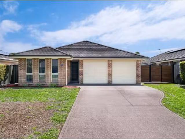 Cheap 4 BR 17 Matilda Avenue, TANILBA BAY House for rent List.