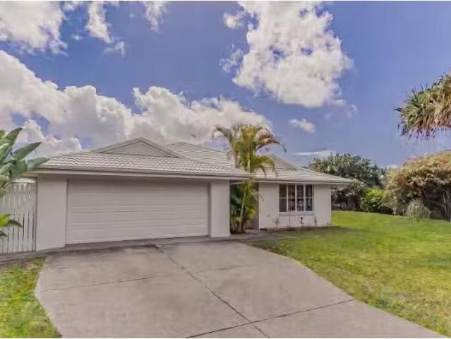 Nice 4 BR 14 Korora Parkway, Pottsville House for rent Listed.