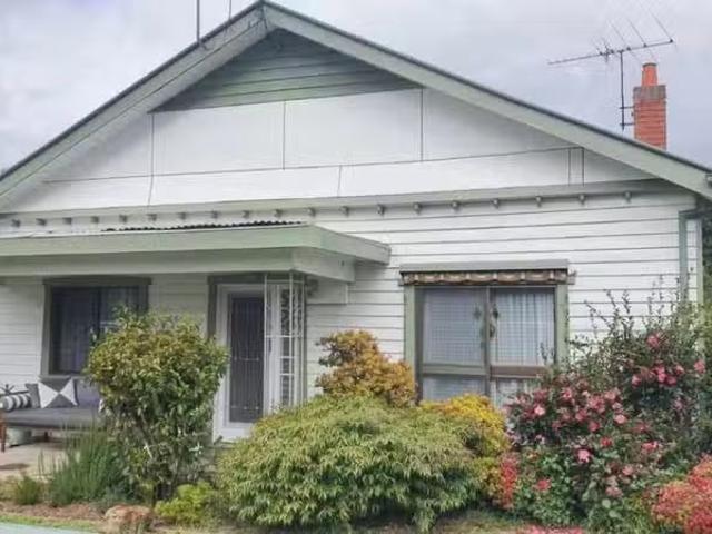 For Rent! 4 BR 153 Gower Street, Preston VIC 3072 House For.