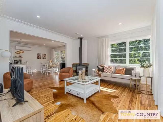 For Rent! 4 BR 155 Jessie Steet, ARMIDALE House for rent List.