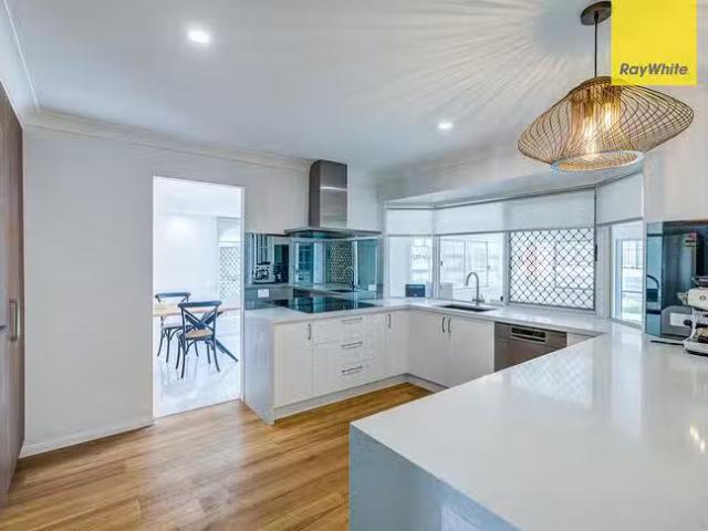 Cheap 4 BR 15 Cleveland Place, Stretton, QLD 4116