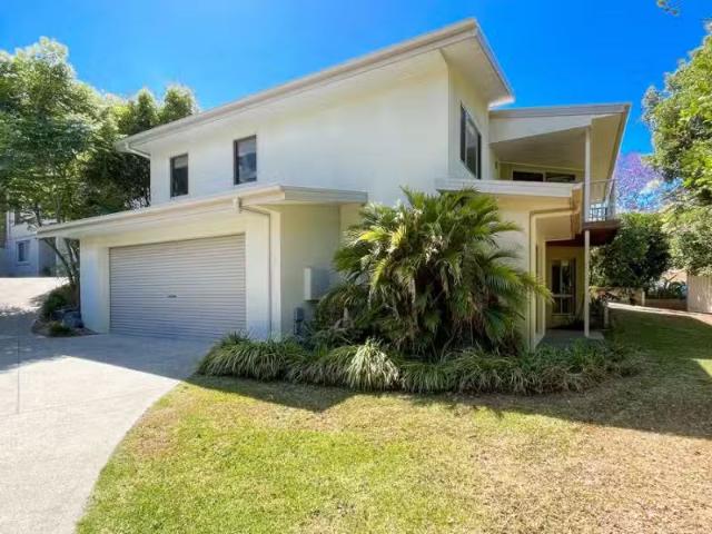 Charming 4 BR 1/6 Bronzewing Place, BOAMBEE EAST Townhouse for.