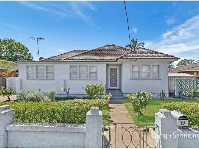 Cheap 4 BR 19 North Parade, Mount Druitt House for rent Liste.