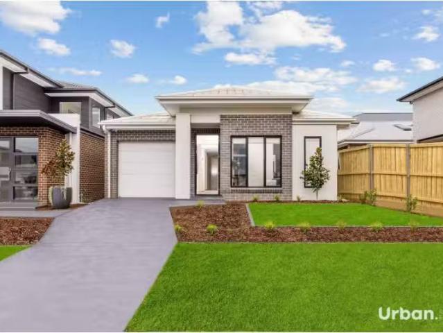 Unique 4 BR 19 Saturn Street, Leppington House for rent Liste.