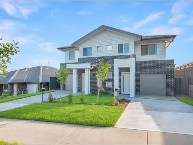 For Rent! 4 BR 19A Fanning Street, Gillieston Heights Townhous.