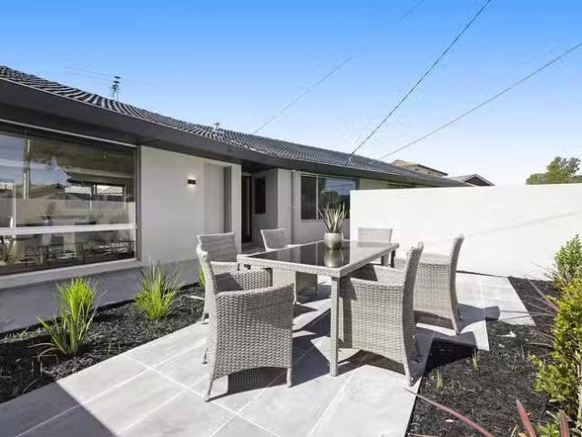Cheap 4 BR 23 Kubis Avenue, Aspendale, VIC 3195