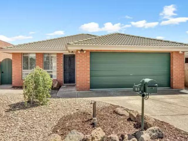 Just in! 4 BR 23 Limpopa Square, ROXBURGH PARK, VIC 3064 Hou.