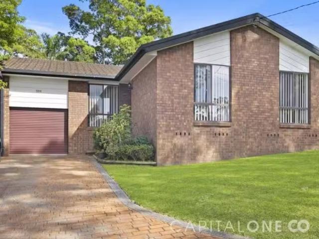 Charming 4 BR 206 Pollock Avenue, Wyong House for rent Listed.