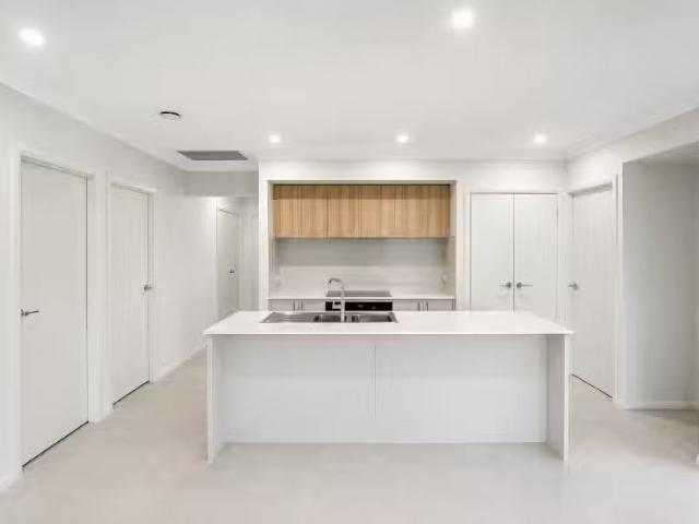 Nice 4 BR 20 Cappella St, North Rothbury House for rent Liste.