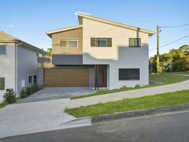 Cheap 4 BR 21 Wonersh Street, CARINA, QLD 4152 House for Rent