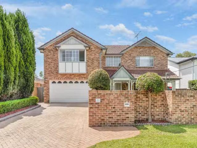 Cheap 4 BR 21 Mundakal Avenue, Kirrawee, NSW 2232