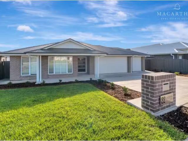 For Rent! 4 BR 22 Lacebark Drive, Forest Hill House for rent.