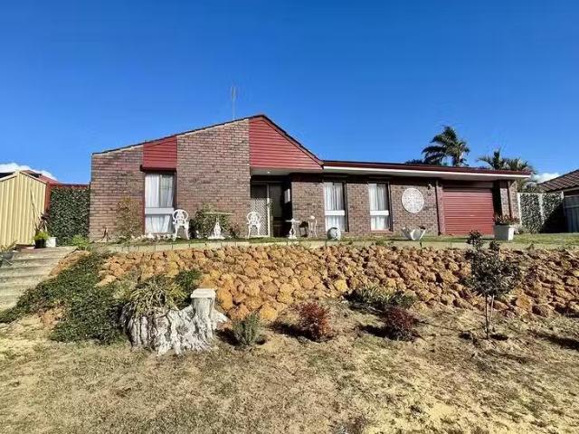 Cozy 4 BR 233 Old Coast Road, Australind, WA 6233