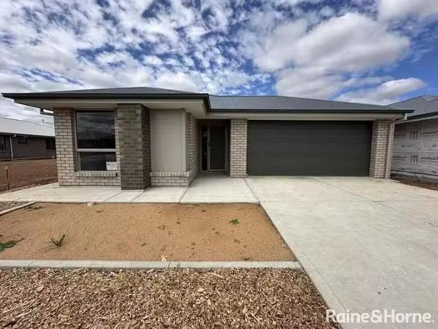 Unique 4 BR 27 Goderich Street, Munno Para Downs, SA 5115