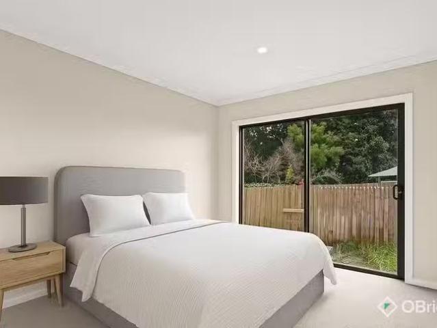Charming 4 BR 2/42 Hillcrest Road, Frankston, VIC 3199