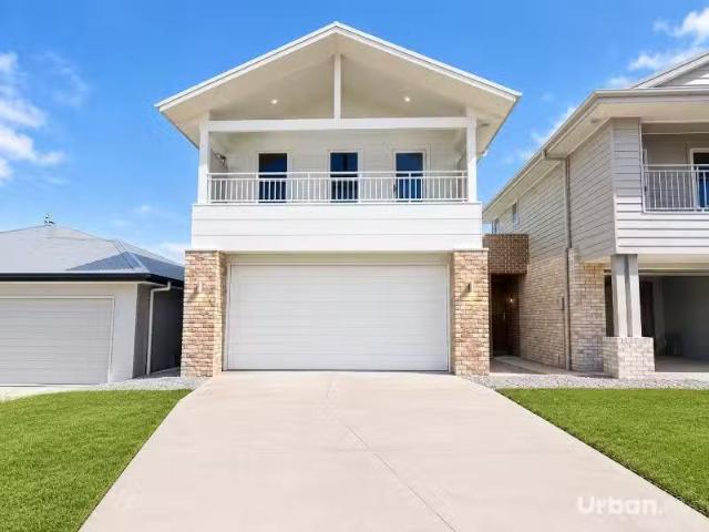 Unique 4 BR 25 Morningstar Crescent, North Rothbury House for.