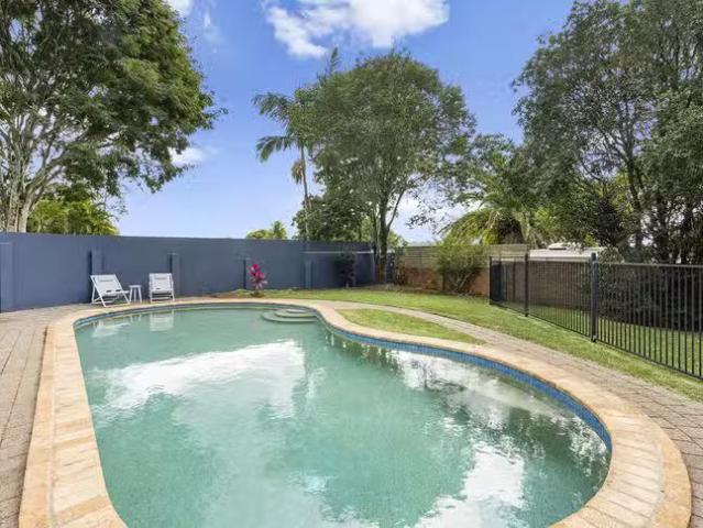 Deal! 4 BR 26 Glenbrae Drive, Terranora, NSW 2486