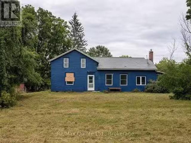 Unique 4 BR 2805 County Road 15, Prince Edward County Picton.