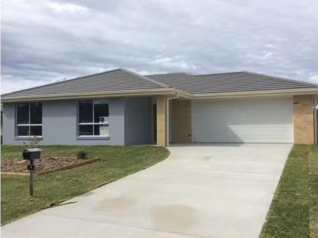 Unique 4 BR 2 Barber Street, KOOTINGAL House for rent Listed.