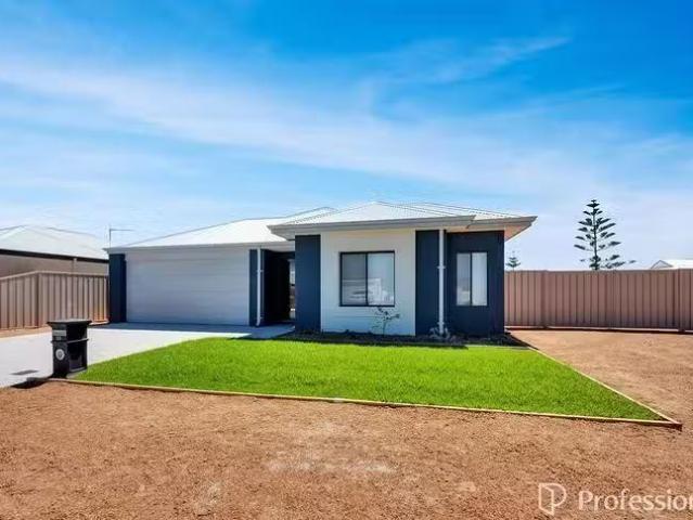 For Rent! 4 BR 33 Lugger Outlook, Glenfield, WA 6532