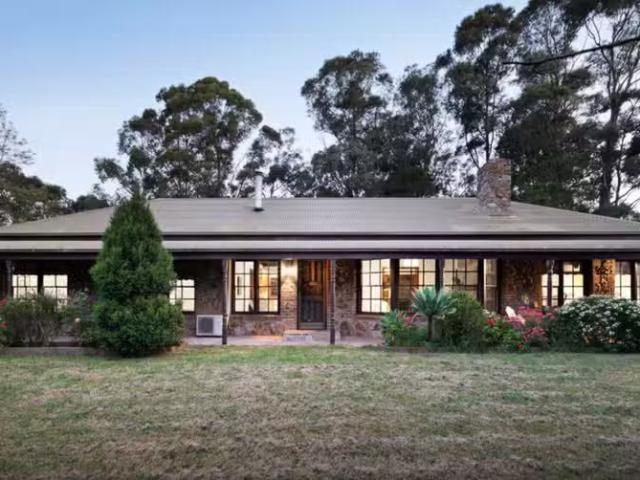 Nice 4 BR 30 Lyppards Road, LANGWARRIN, VIC 3910 House for R.