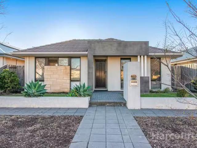 Cheap 4 BR 310 Peelwood Parade, HALLS HEAD, WA 6210 House fo.