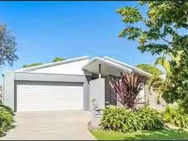 Unique 4 BR 32 Cardwell Circuit, Thornlands, QLD 4164