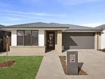 Deal! 4 BR 35 Sunlight Circuit, Lara, VIC 3212