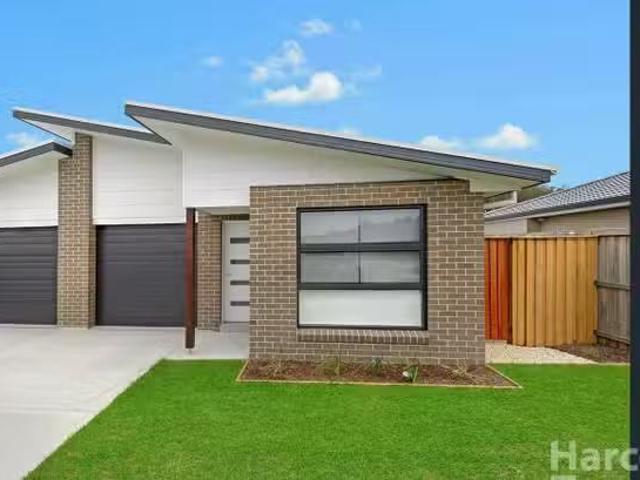 Rental! 4 BR 38A Sovereign Drive, Thrumster, NSW 2444 Duplex.