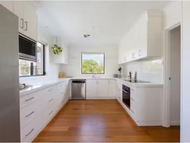 Rental! 4 BR 3 Gillies Street, Curtin Townhouse for rent List.