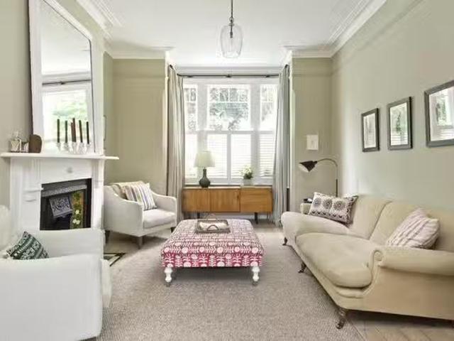 Unique 4 BR Crescent Lane