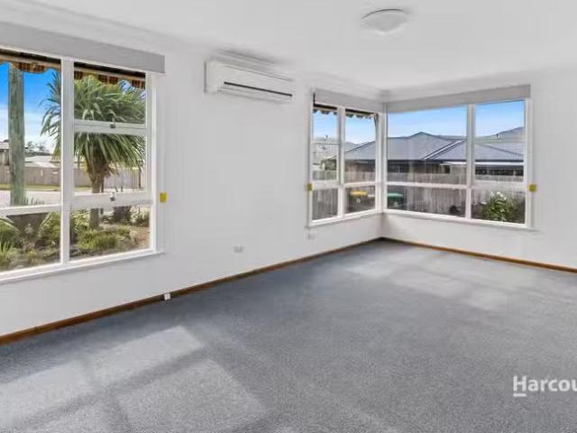 Just in! 4 Bristol Road, CLAREMONT, TAS 7011 House for Rent