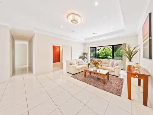 Charming 4 Dominique Court, SOUTHSIDE, QLD 4570 House for Rent