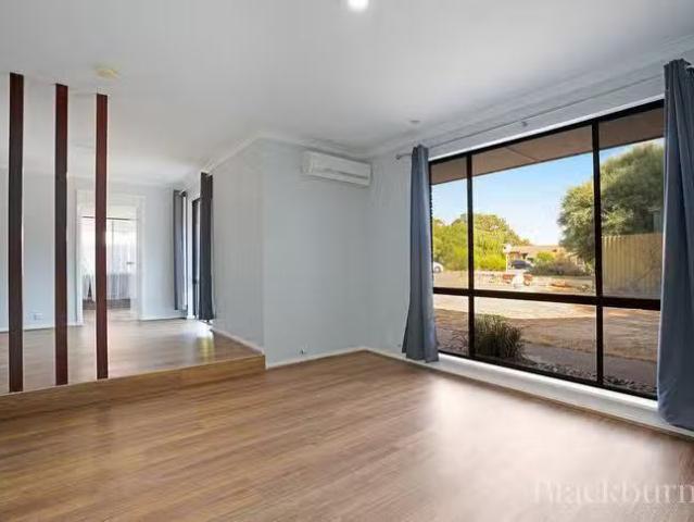 Cozy 4 Mckee Close, Bateman, WA 6150