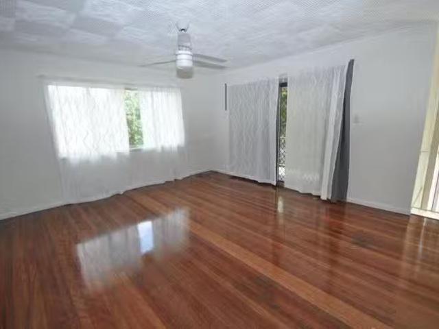Unique 4 Merindah Street, Slacks Creek, QLD 4127