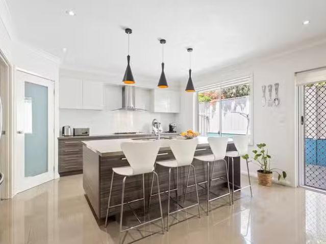 Nice 4 Outrigger Place, Shell Cove, NSW 2529